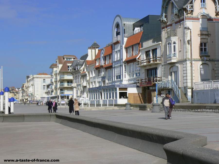 Wimereux France a seaside town,photos and guide,Hotel and gites