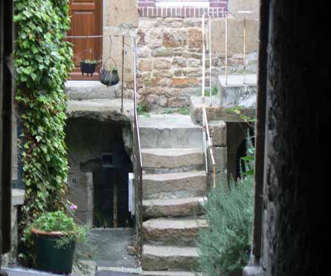 Villedieu les Poeles steps Normandy 